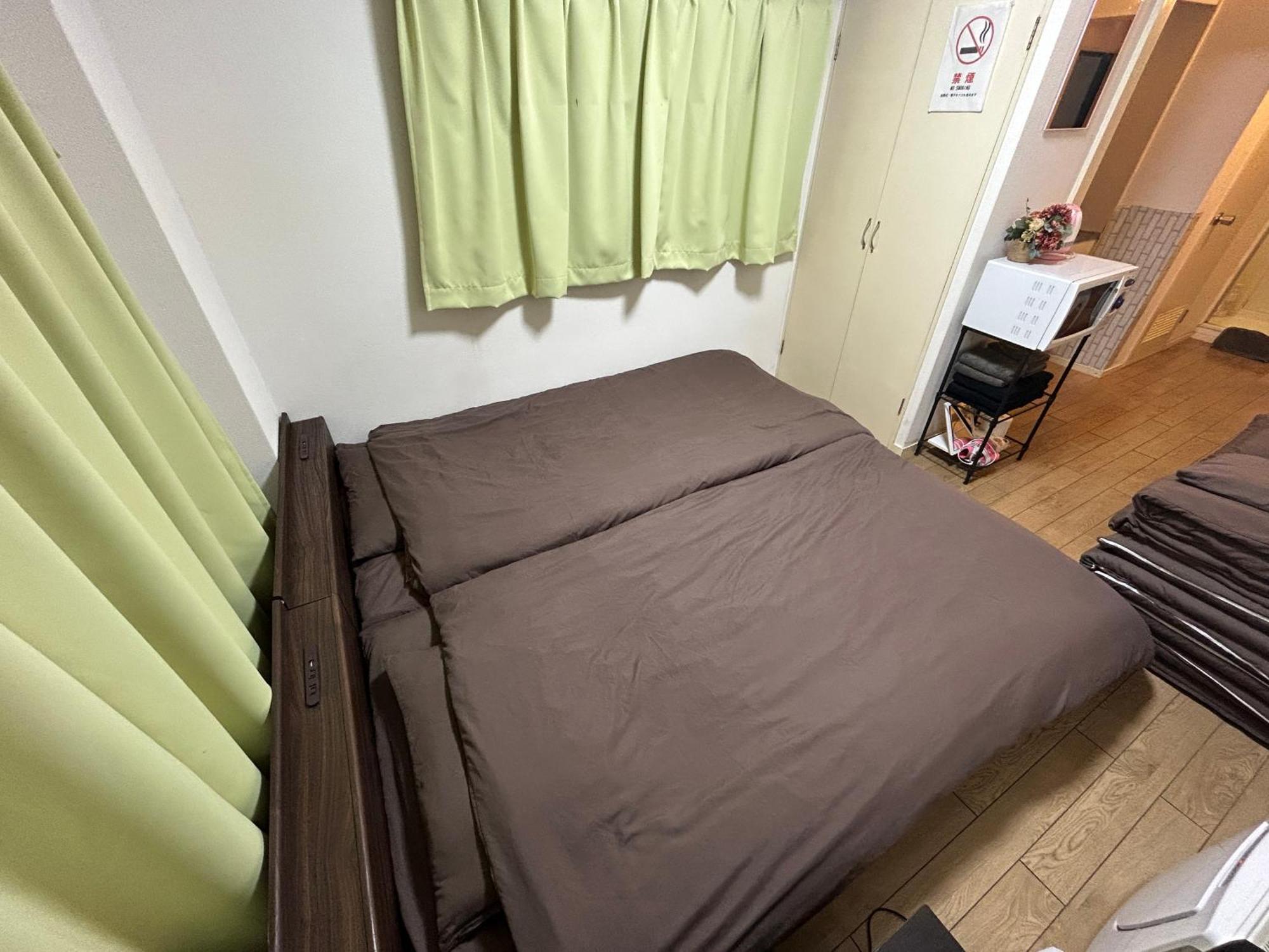 Guest House Zwell Hakata Ohori Park Фукуока Экстерьер фото