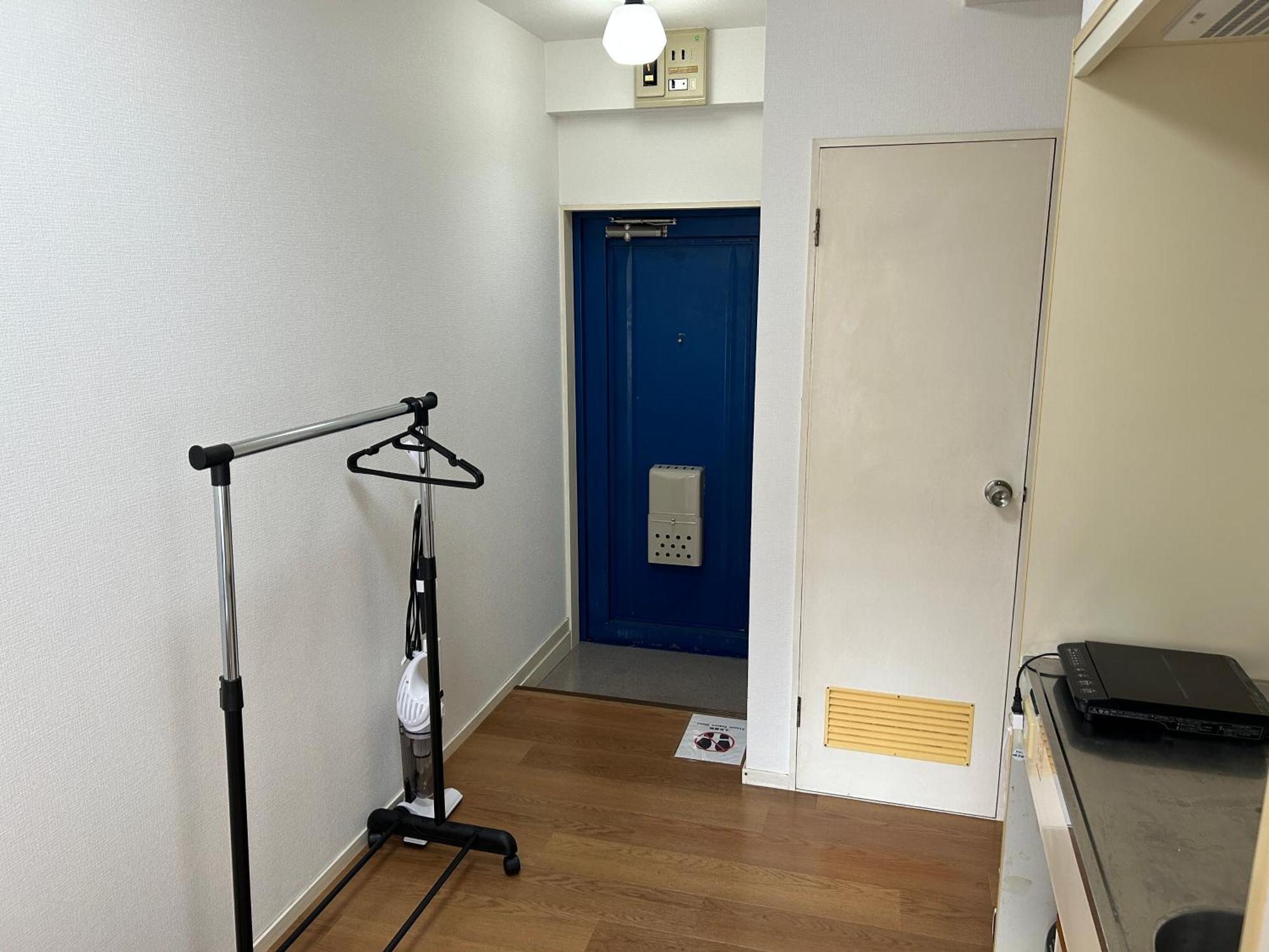 Guest House Zwell Hakata Ohori Park Фукуока Экстерьер фото